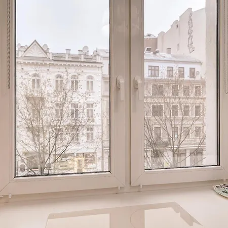Apartment Chmielna 27 By Nyx *
